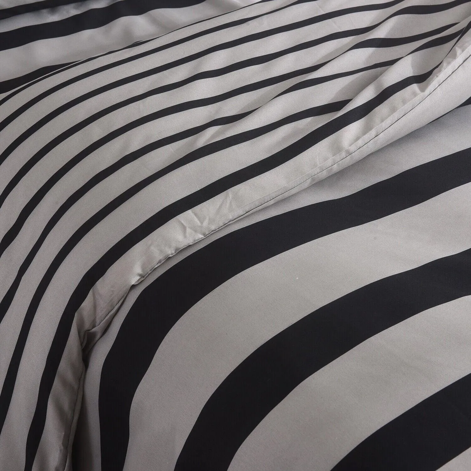 4 PCS Luxury Modern Striped Duvet Cover Set with Pillowcases – Quilt Cover