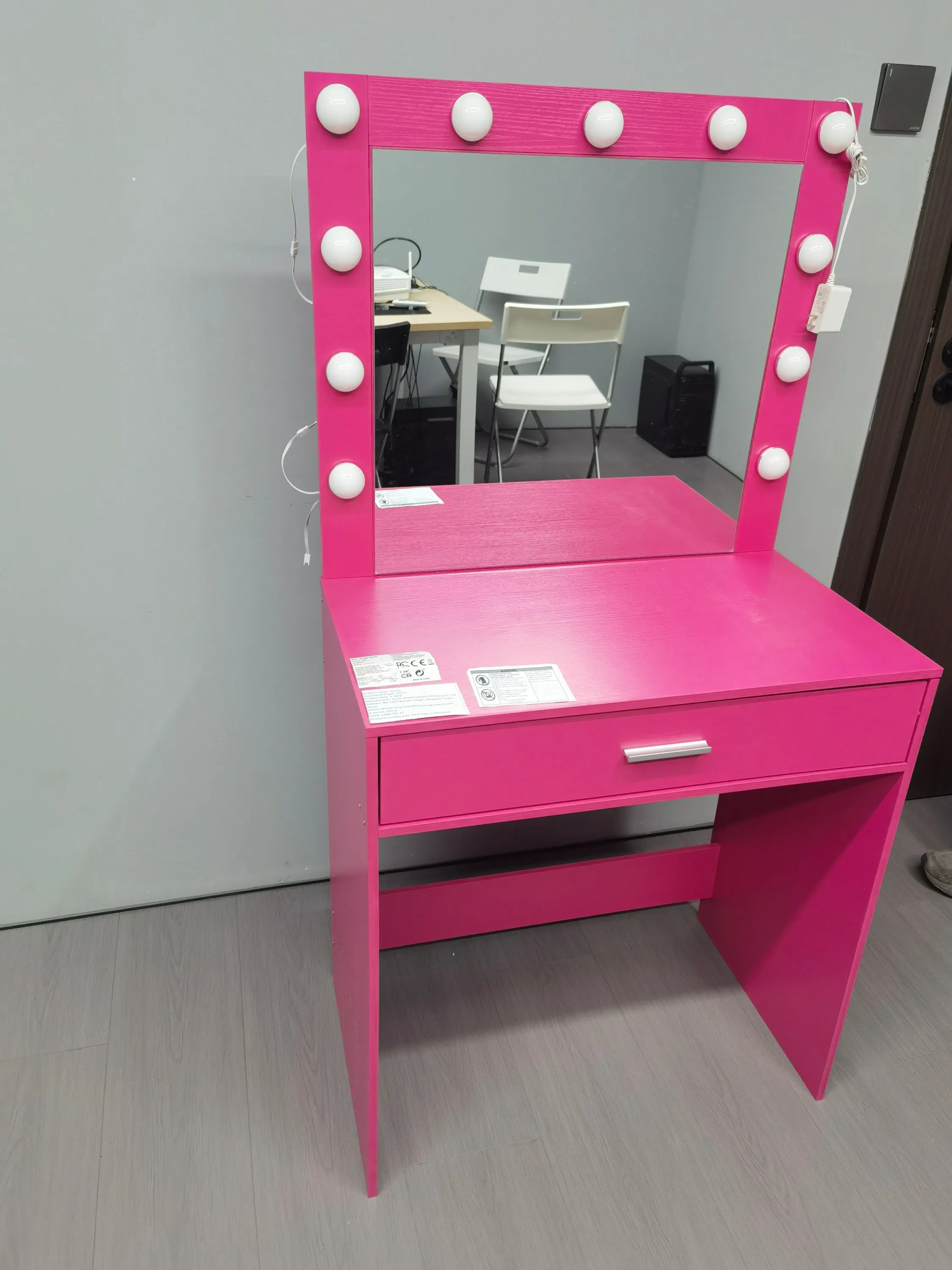 Auro Vanity Desk with Mirror & Light - White