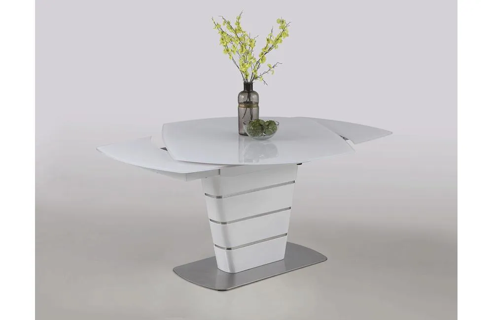 Dorotea Dining Table