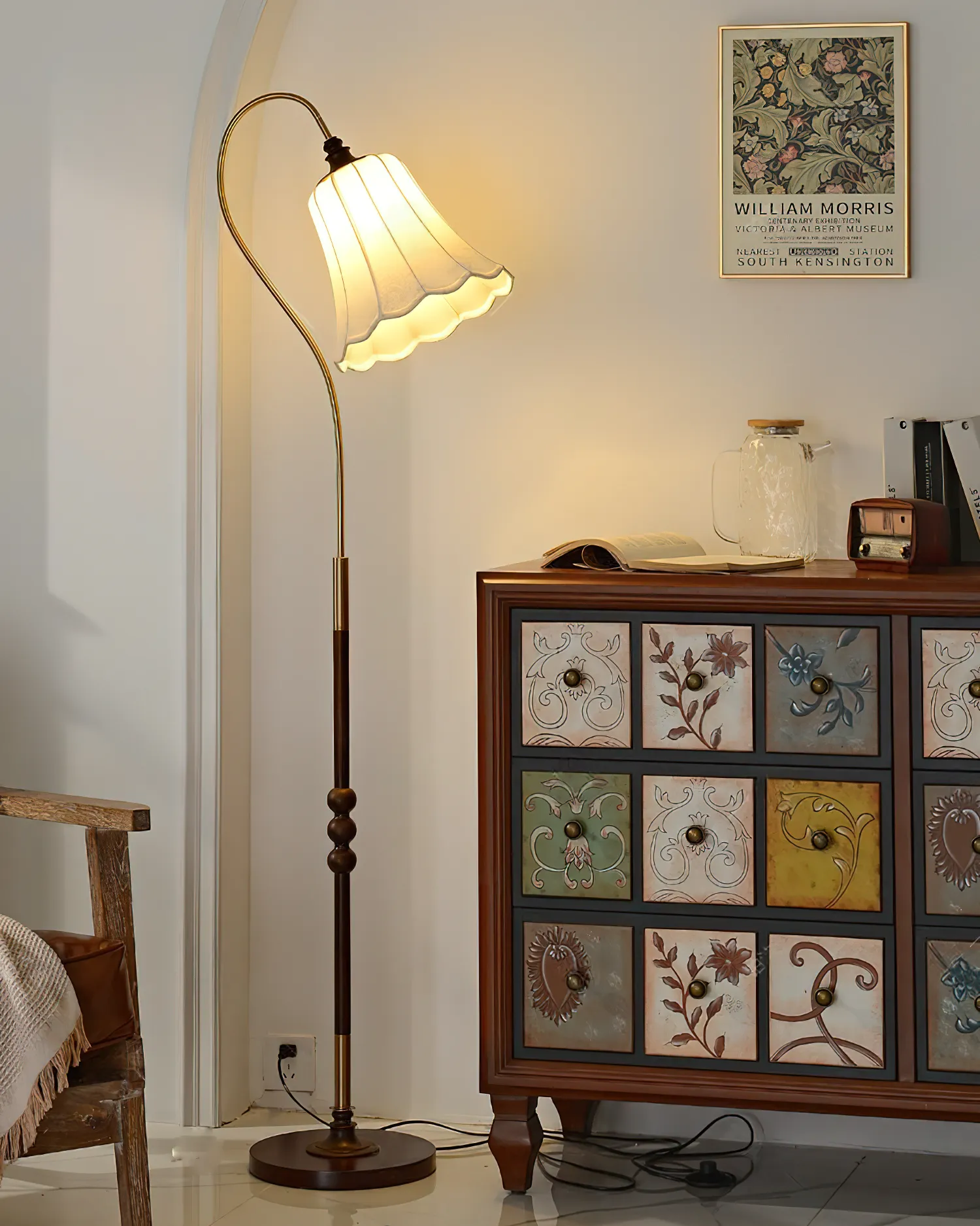 Magnolya Floor Lamp