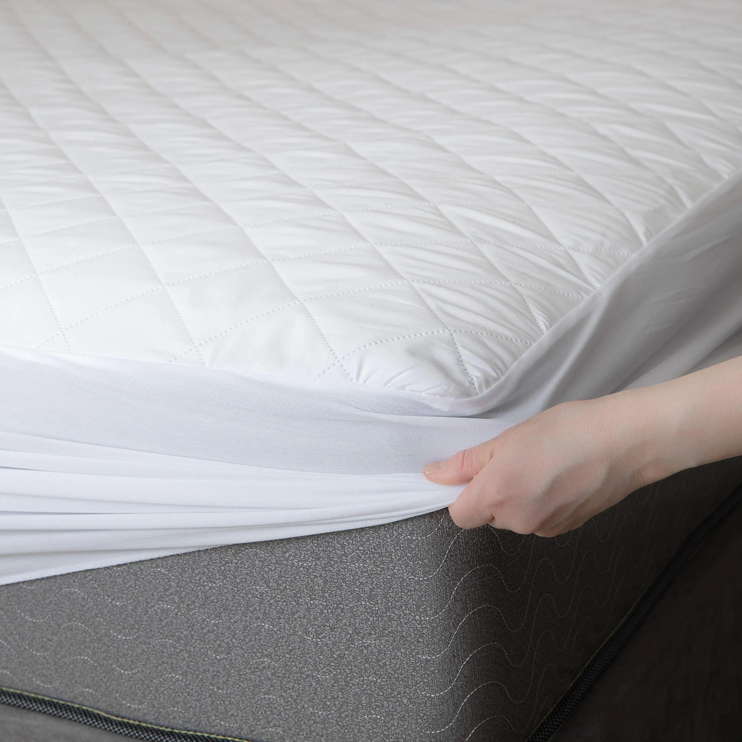 Masirs - The Quilted Mattress Pad is Comfortable and Thick Enough to Get a Restful Night Sleep. The Plush Mattress Topper Will Also Help Protect Your Mattress from Stains. (Twin)