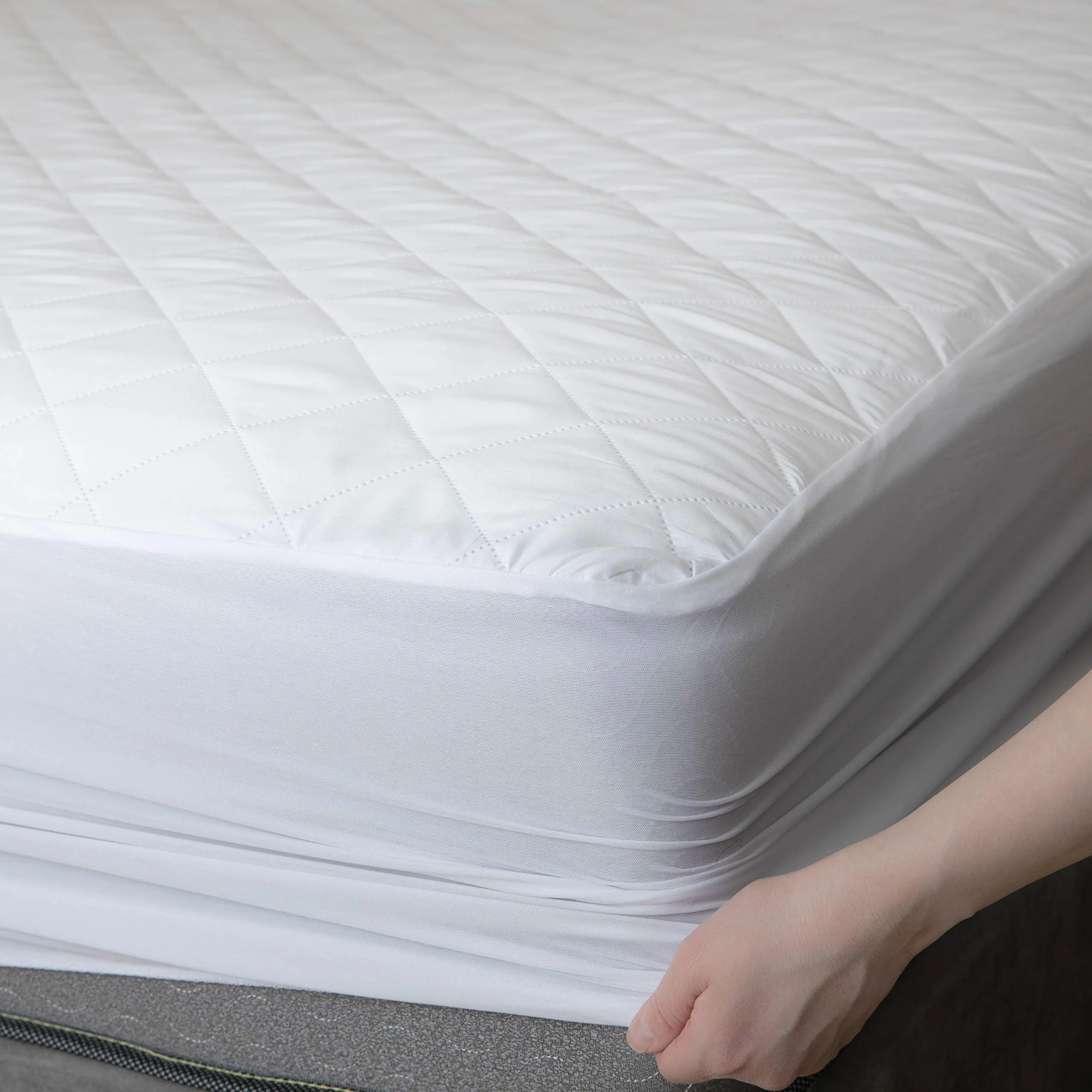 Masirs - The Quilted Mattress Pad is Comfortable and Thick Enough to Get a Restful Night Sleep. The Plush Mattress Topper Will Also Help Protect Your Mattress from Stains. (Twin)