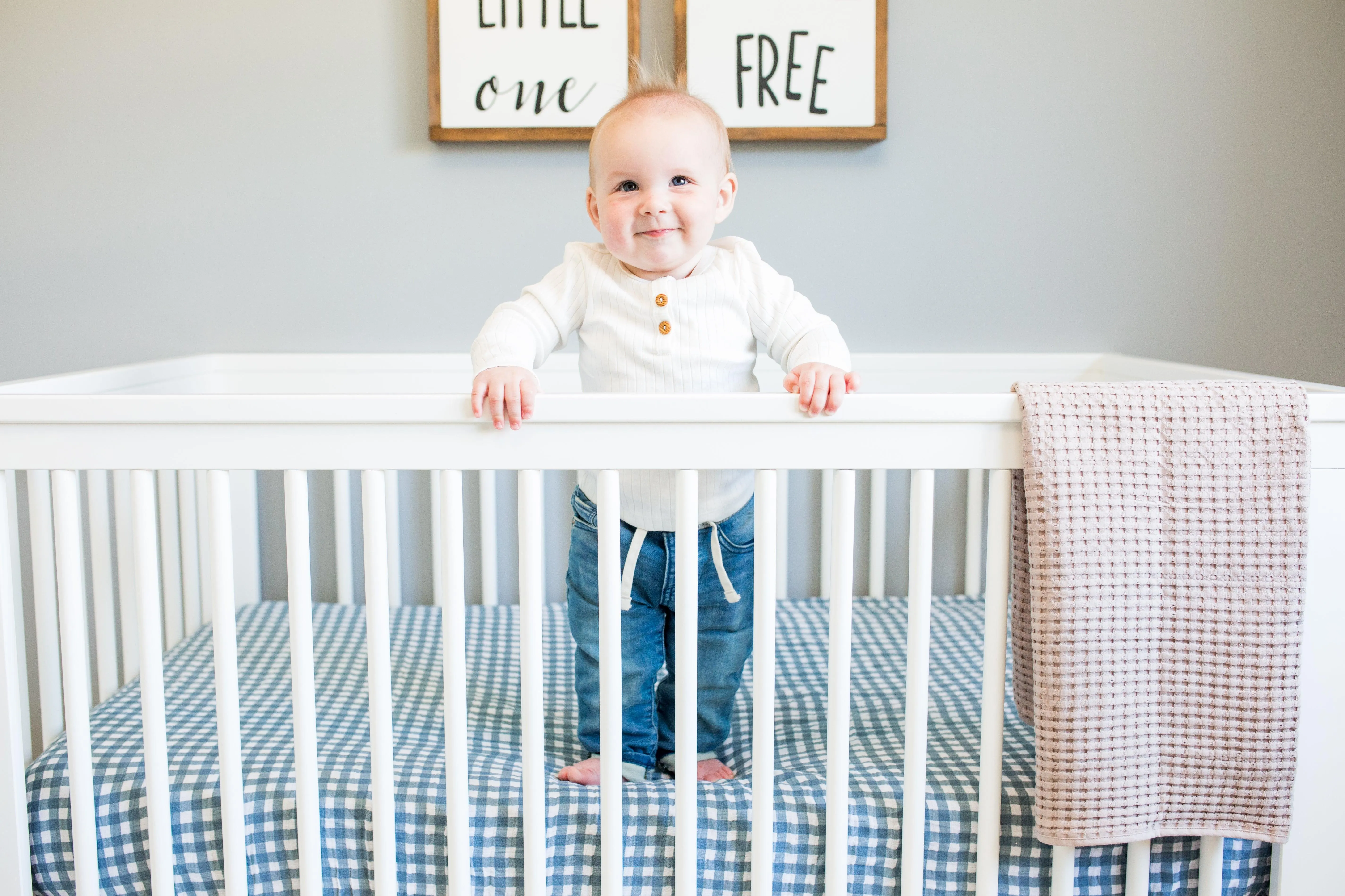 Muslin Crib Sheet - Navy Gingham