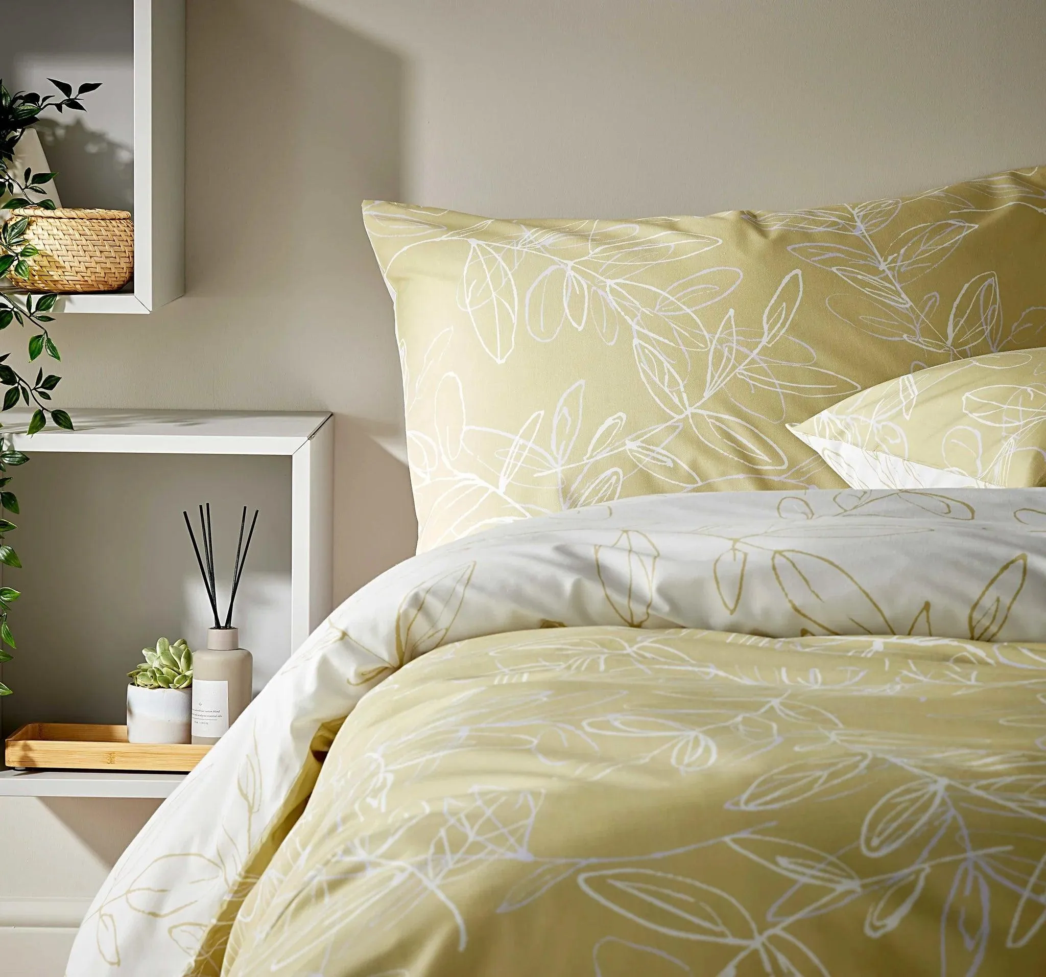 Vantona Linear Leaves Duvet Cover Set